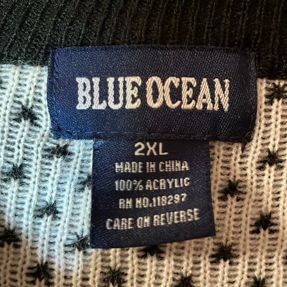 Snowflake Holiday V-Neck Sweater - Picture 5 of 5